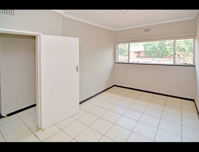 2 BEDROOM DUPLEX FOR SALE IN WINDSOR WEST